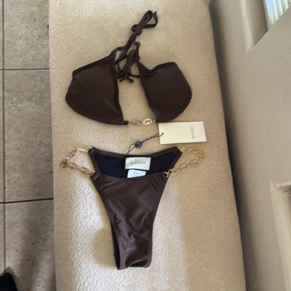 Really cute bikini with gold chain-link